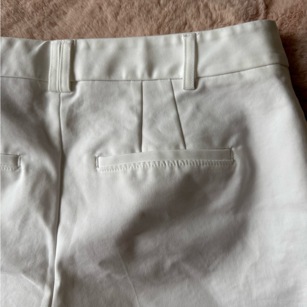 White House Black Market White The 7” Short in Size 6 - Picture 8 of 10